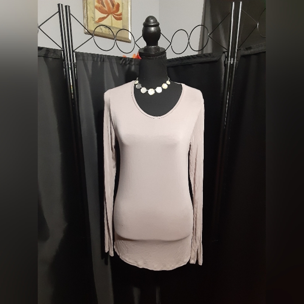 Majestic Filaturfs Elegant Mauve Long Sleeve Top Womeb's Size 3 Casual